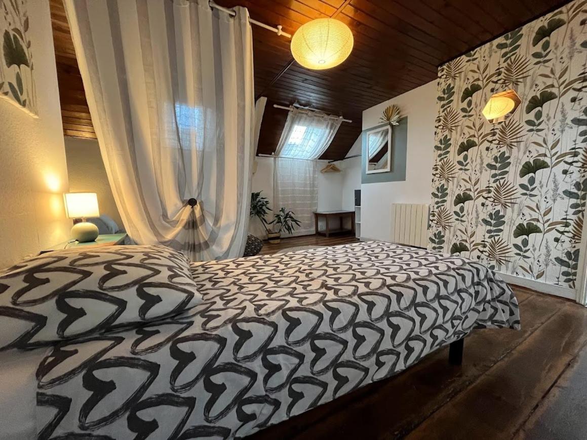 Апартаменты Duplex Au Lin Сен-Поль-де-Леон Экстерьер фото